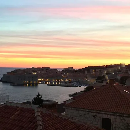 Sunset Over The Dubrovnik's Old Town Apartament Dubrownik