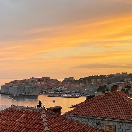 Sunset Over The Dubrovnik's Old Town Apartment Dubrovnik
