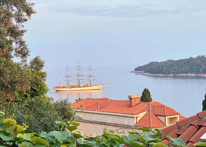 Sunset Over The Dubrovnik's Old Town * دوبروفينك