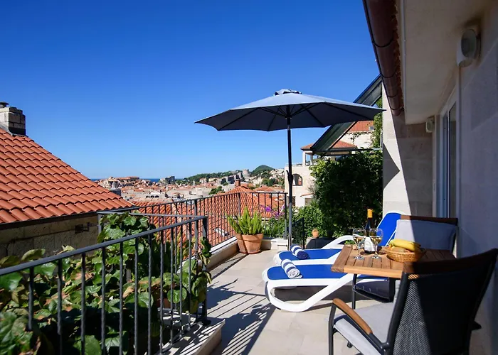 Sunset Over The Dubrovnik's Old Town شقة دوبروفينك