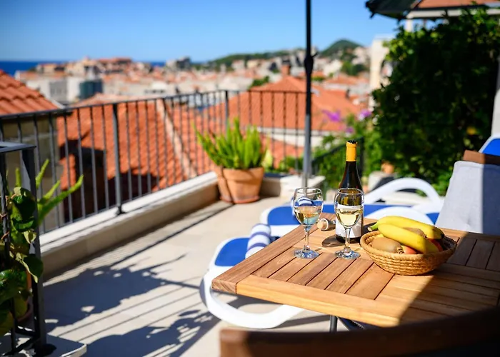Sunset Over The Dubrovnik's Old Town * دوبروفينك