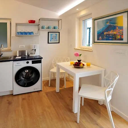 Sunset Over The Dubrovnik's Old Town Daire *