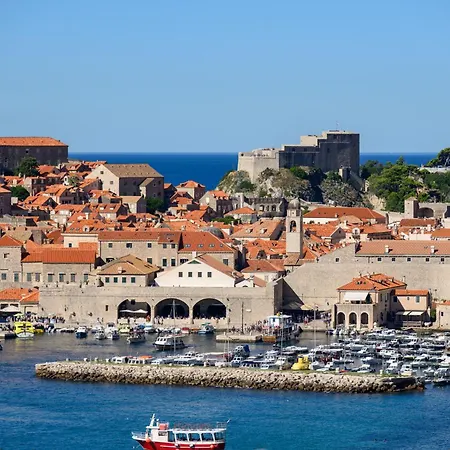 아파트 Sunset Over The Dubrovnik's Old Town *